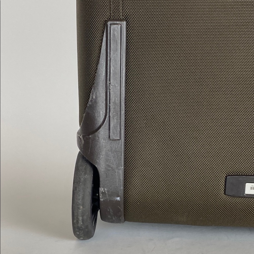 TUMI Alpha 2 Carry - On Expandable Suitcase 21” 2-Wheel Brown 22020ES2. - Picture 10 of 16